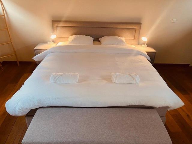 Charming & Spacious Duplex Viewing The Lovely Mas *