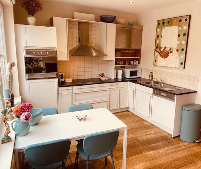 Charming & Spacious Duplex Viewing The Lovely Mas Antwerpen