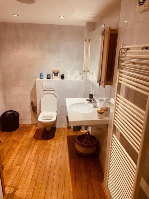 Charming & Spacious Duplex Viewing The Lovely Mas Apartment