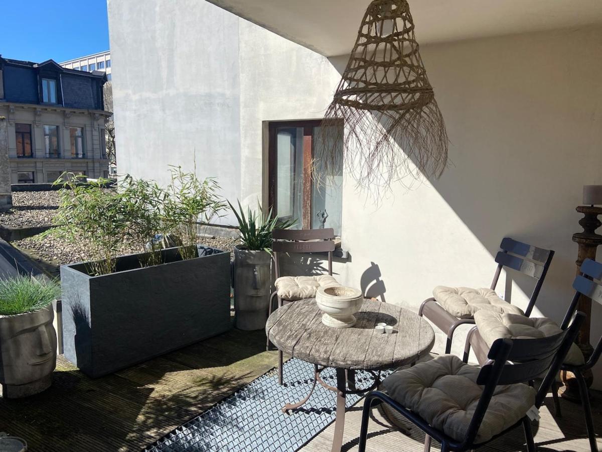 Charming & Spacious Duplex Viewing The Lovely Mas Apartment *
