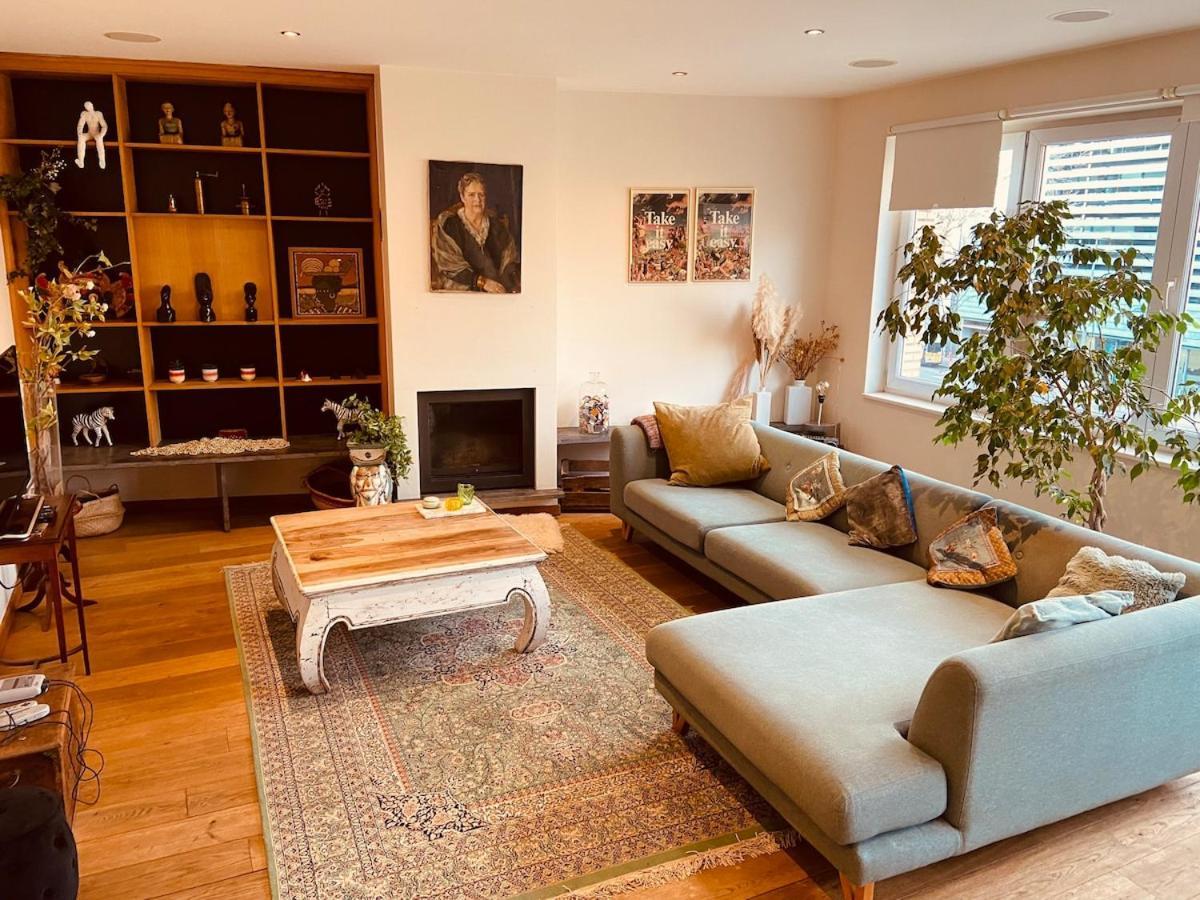 Charming & Spacious Duplex Viewing The Lovely Mas Antwerpen