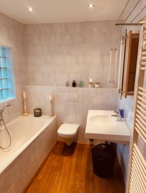 Stylish & Spacious Flat Viewing The Lovely Mas Appartement *