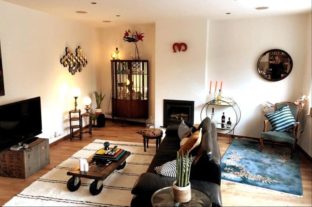Stylish & Spacious Flat Viewing The Lovely Mas Appartement