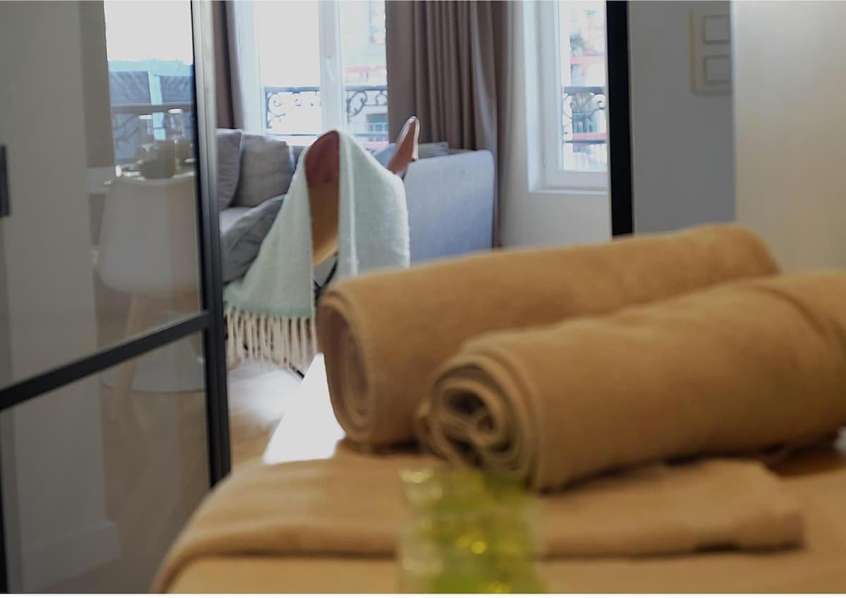 Charming With Cathedral View In On The 2th Floor * Antwerpen