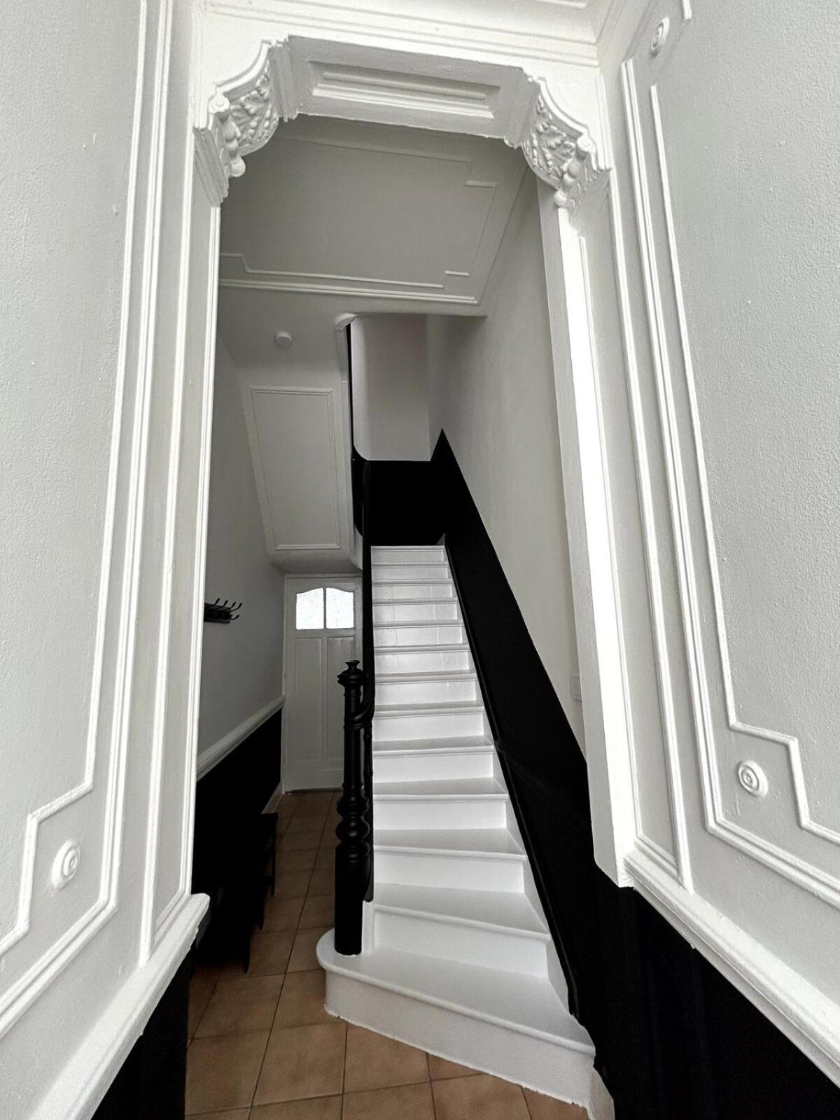 Spacious Townhouse In