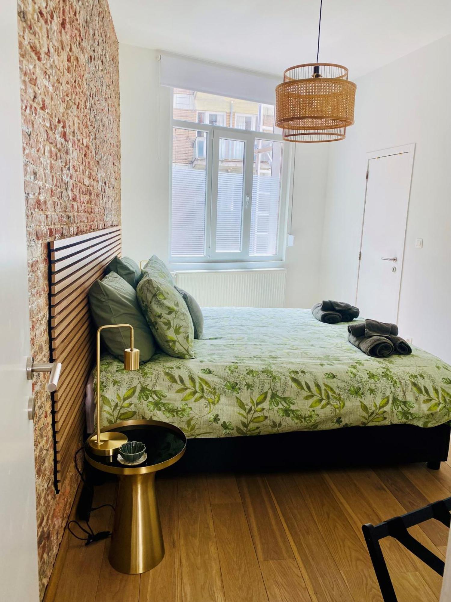 Brick 36 - Contemporary Flat With Authentic Touch