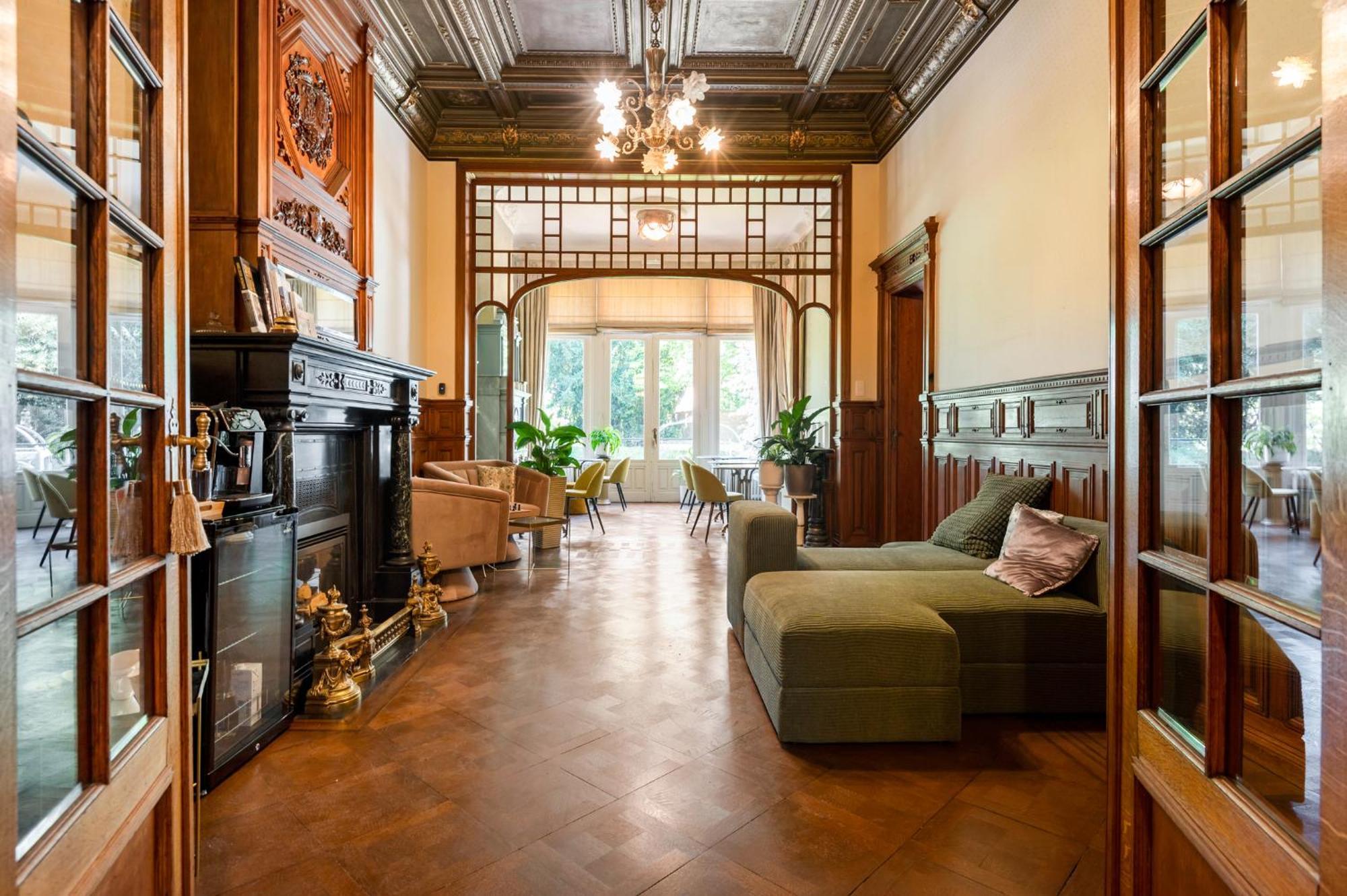 Baron Osy Terrace Apartment Antwerp