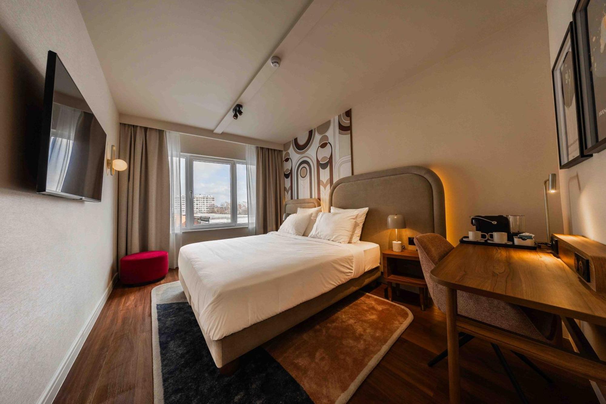Via 4*