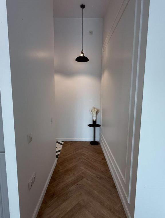 Belgium Style Apartment *