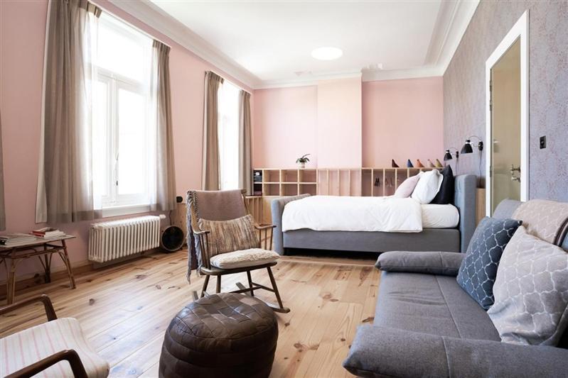 22b&b Bed & Breakfast *