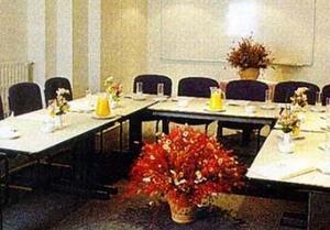 Century Centrum Hotel 2*