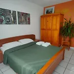 Compact Cozy Place Good For 3 Person!