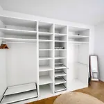 De Meir & Opera Urban Elegance Apt