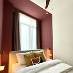 3 Min Walk-Meir Cozy 3-4Br House