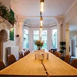 Charlie\'S Bed & Breakfast