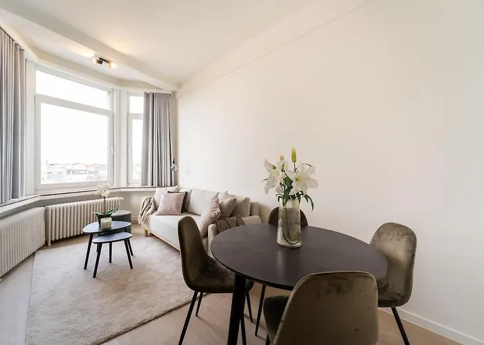 Cozy Central Antwerp Getaway For 3 Guests