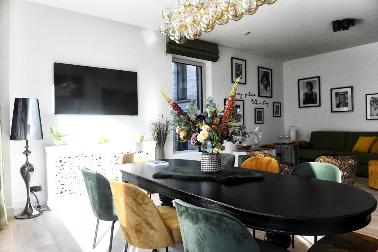 Apartment Women Of The World -