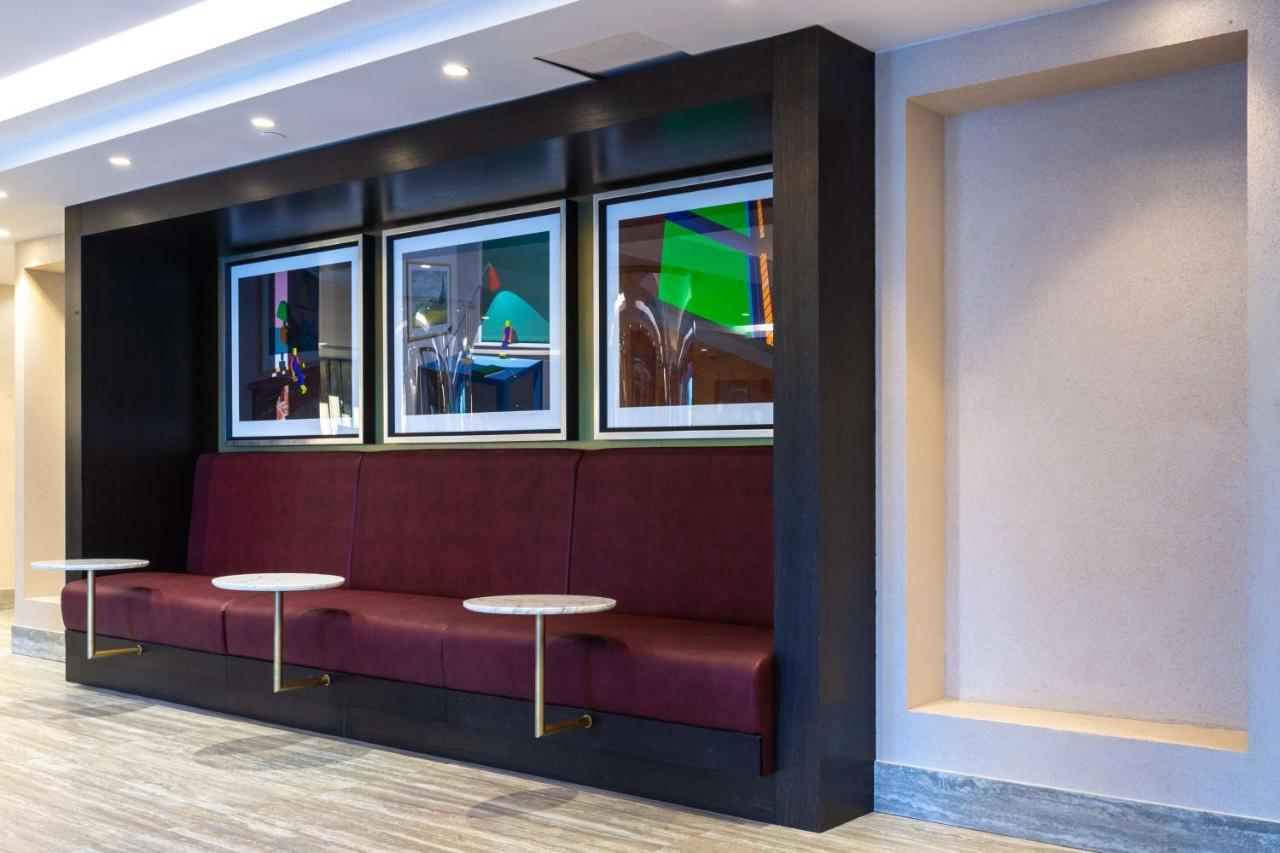 Radisson Blu Hotel, Centre Hotel
