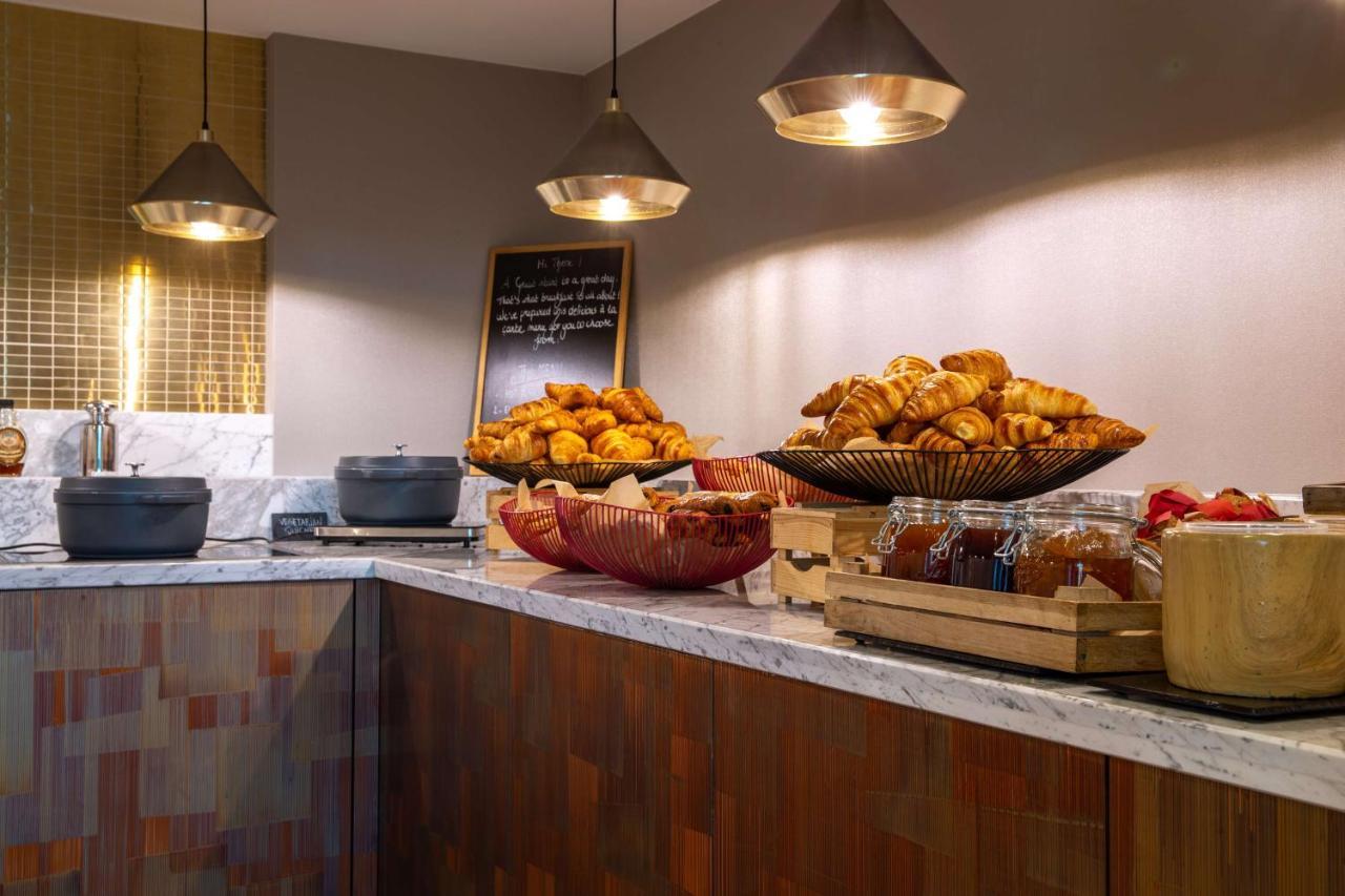 Radisson Blu Hotel, Centre Hotel 4*