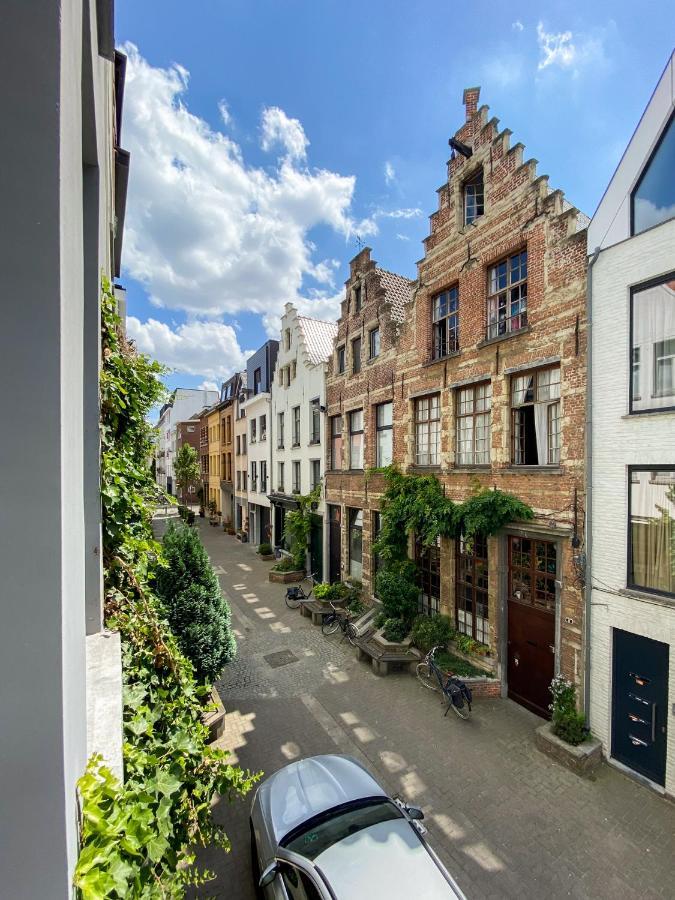 Apartment Center In Quiet Street & Airco *