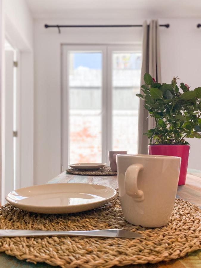 Apartment Center In Quiet Street & Airco *