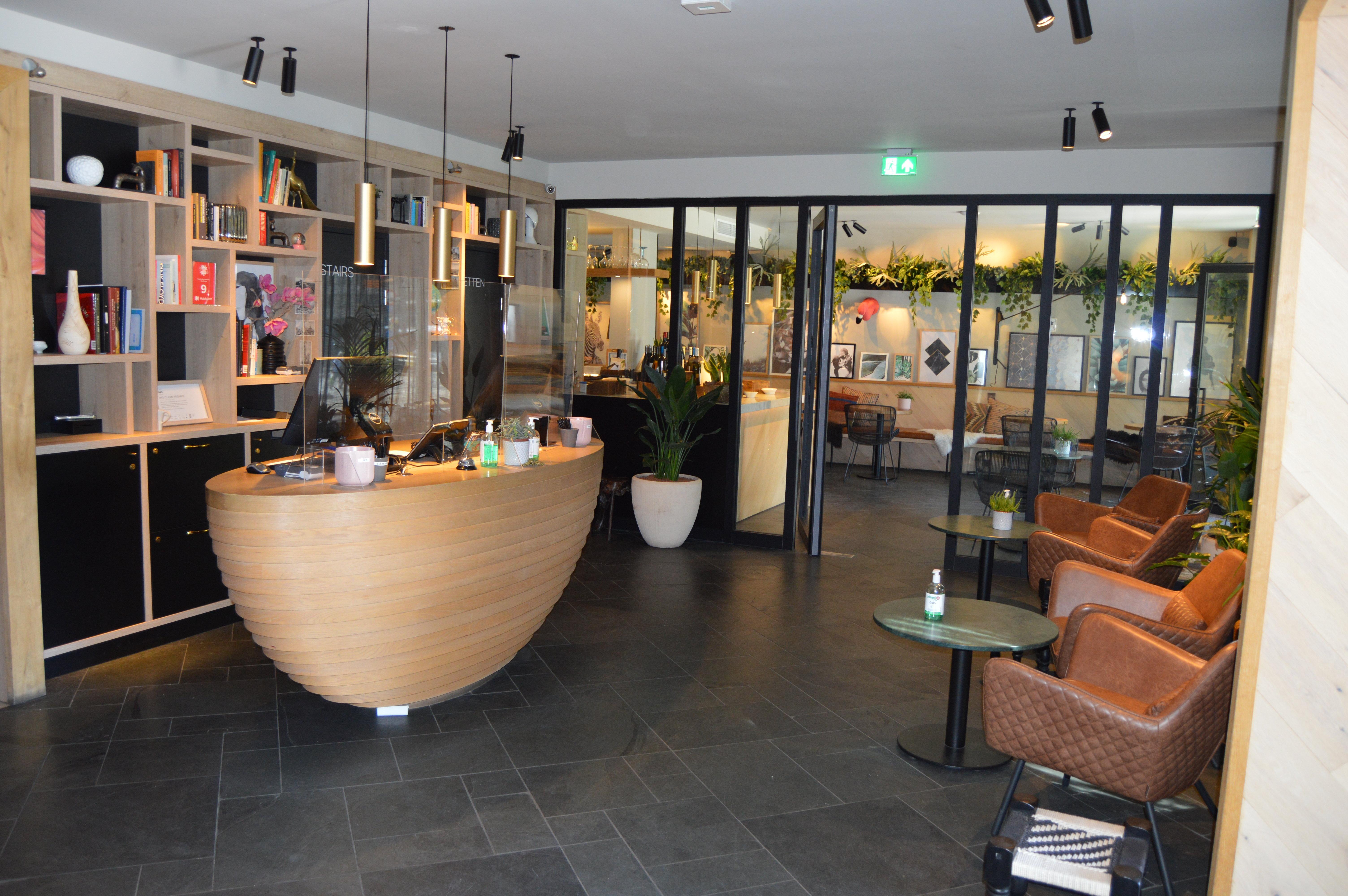 Hotel Indigo Centre By Ihg 4*