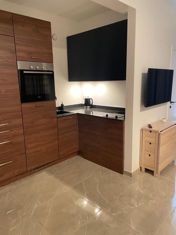 Apartment Diamonds Studio