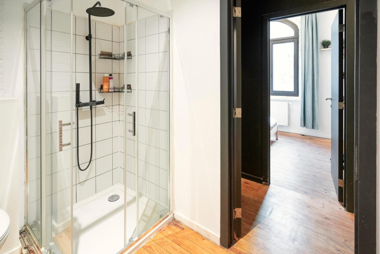 Apartment Two-bedroom River Side In The Heart Of *
