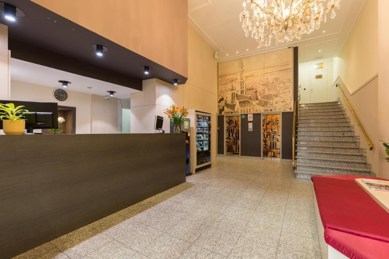 Century Centrum Hotel 2*