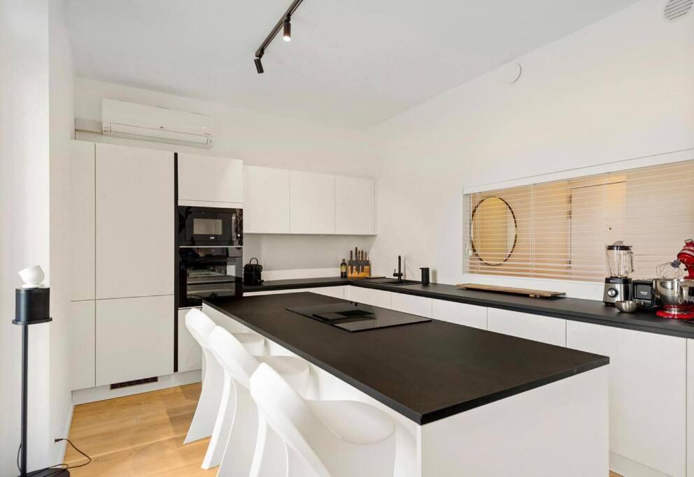 Sky Loft - Luxurious Penthouse - 180 M² Apartment Antwerp