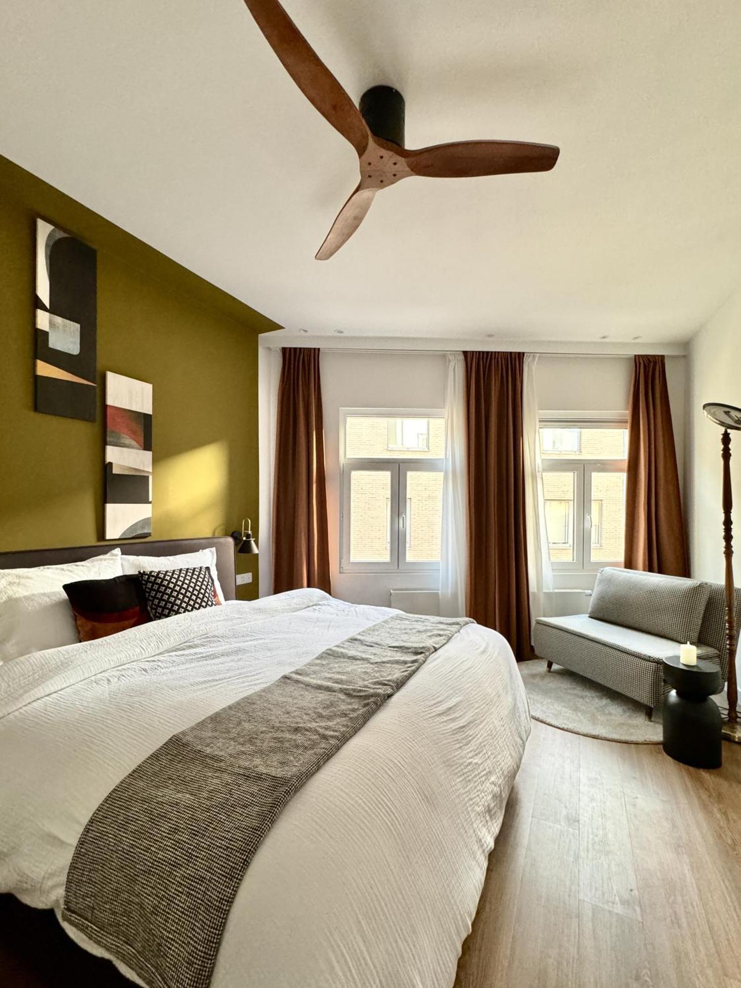 3 Min Walk-meir Cozy 3-4br House *