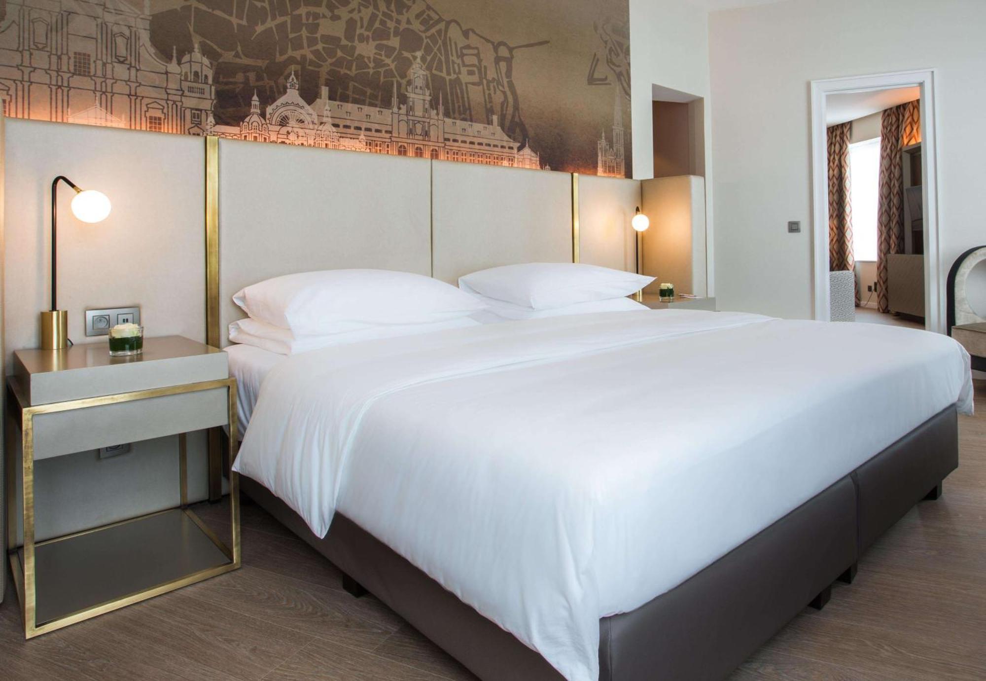 Hotel Radisson Blu Hotel, Centre 4*
