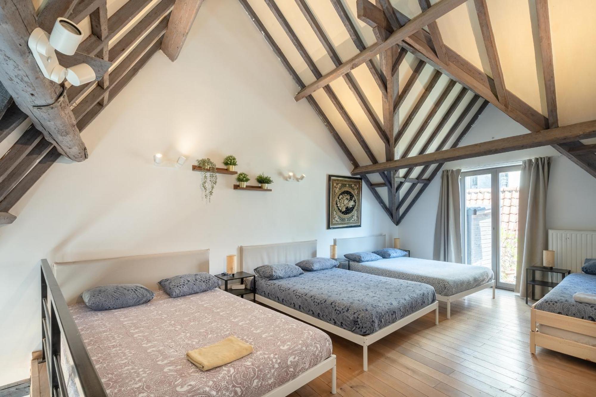 Tempel Cathedral In The Heart Of Apartment
