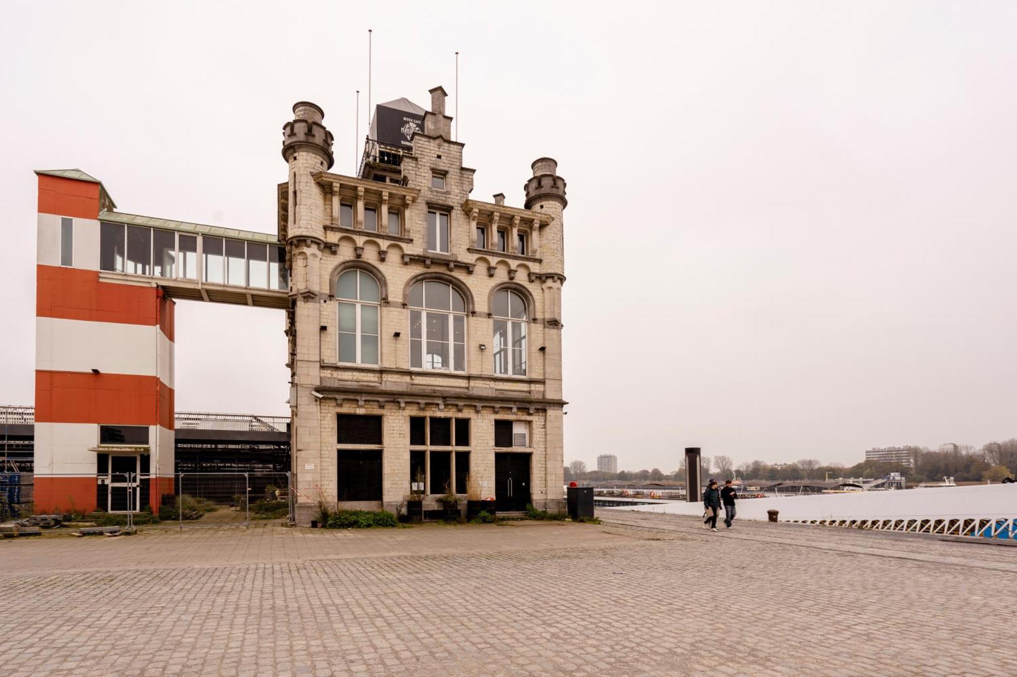 Shway - The First Mate's Watch Appartement *