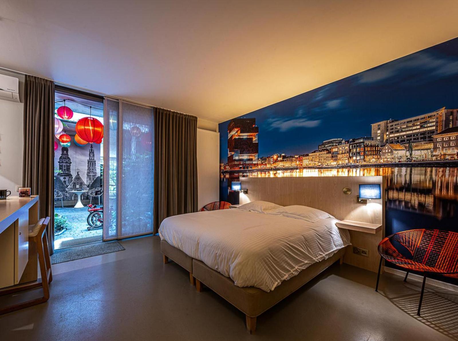 Bed & Breakfast For Two 3*