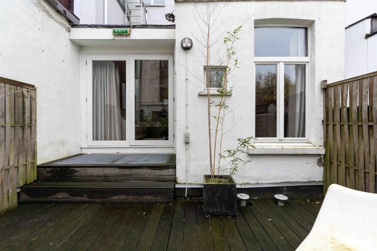 Apartment Stylish With Private Patio, Perfect For 4 *