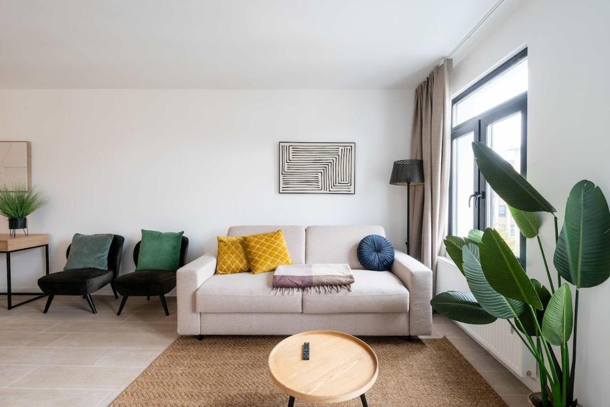 Stylish Duplex For 8 In *