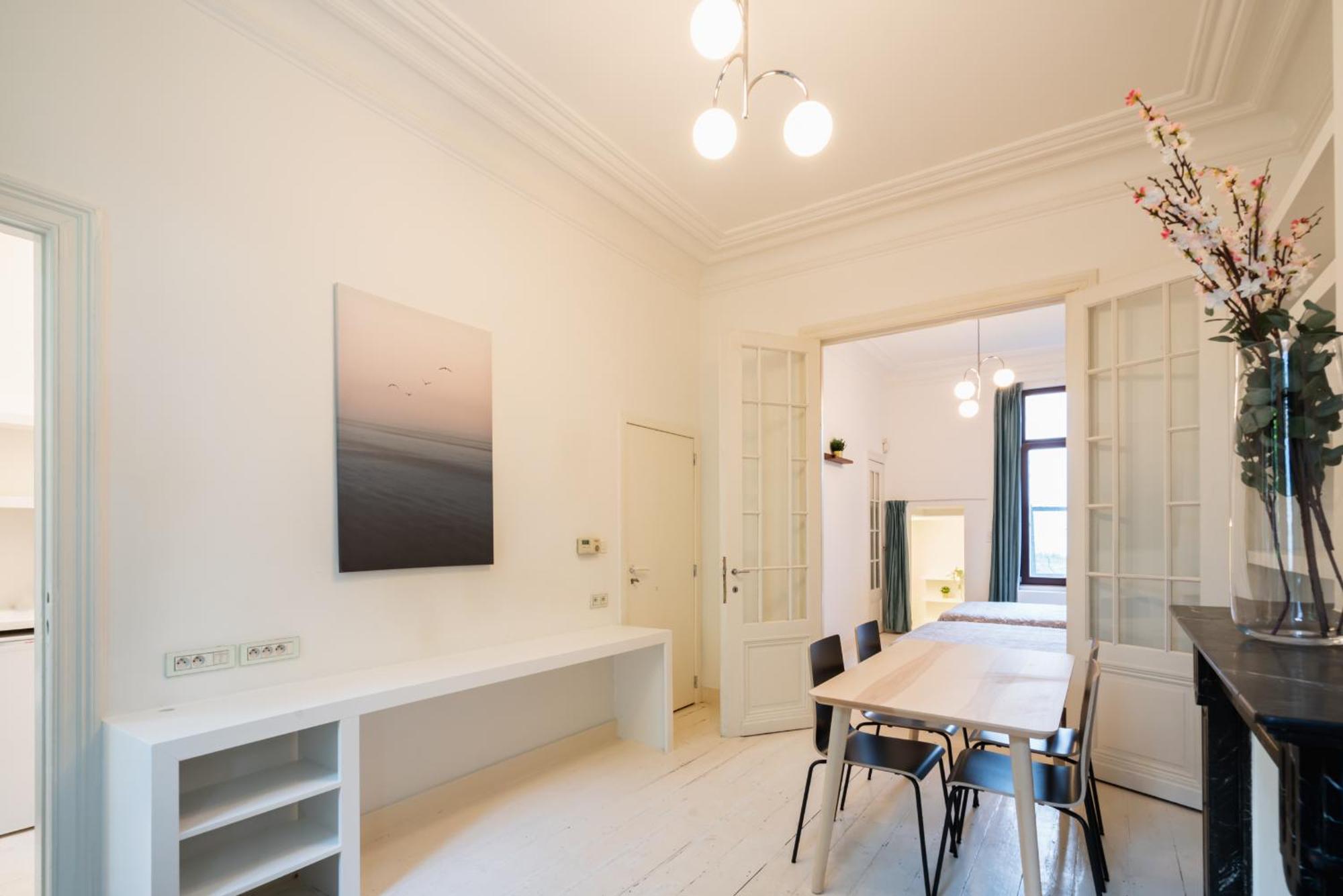 Charming Nationale Street Apartment Antwerpen