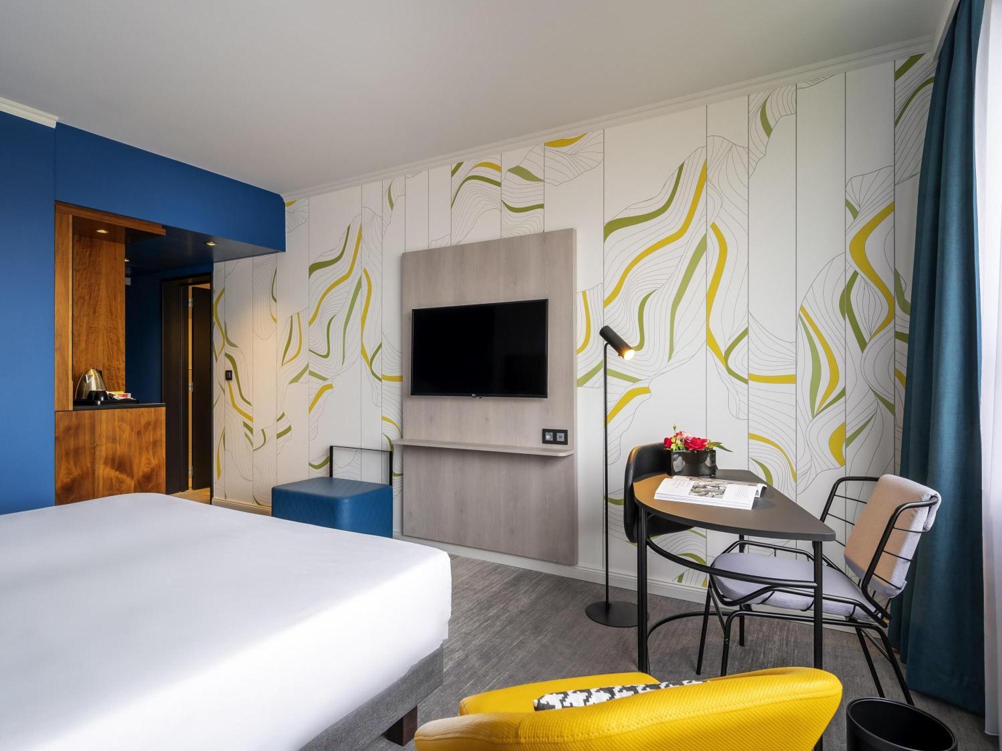 Mercure Centre Hotel 4*