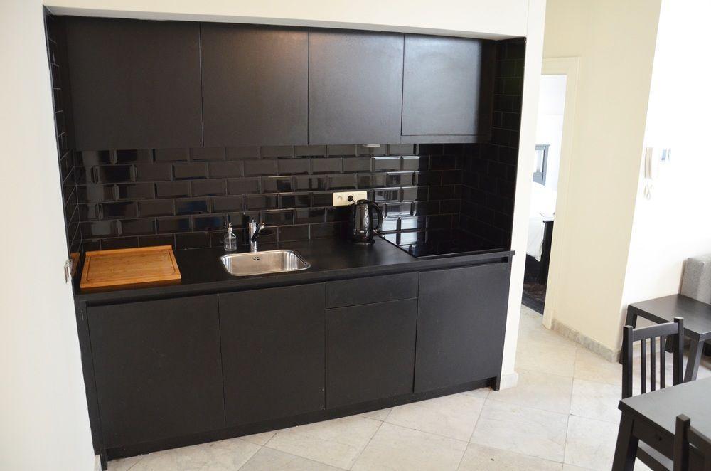 Traditional Modern Centre Apartment