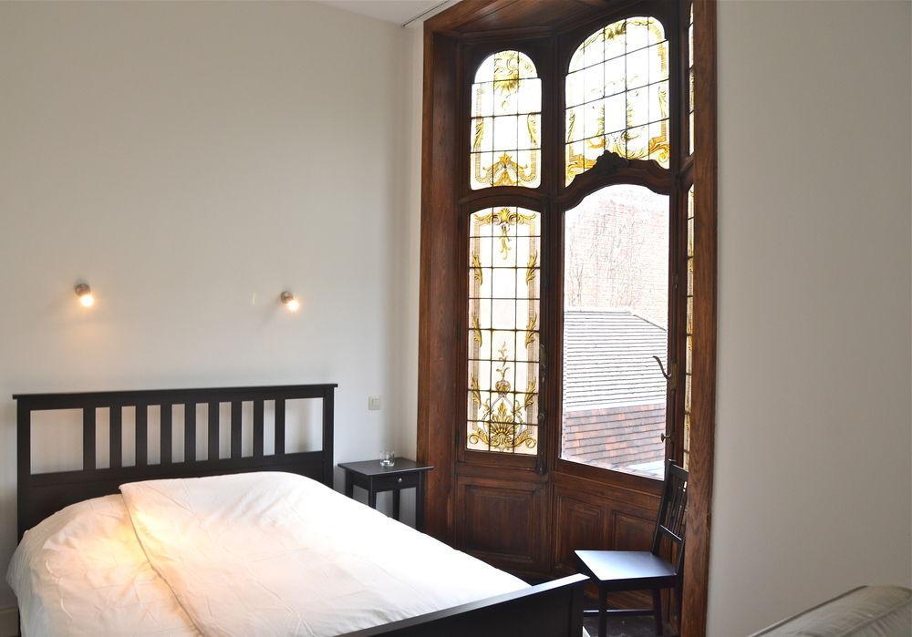 Traditional Modern Centre Apartment
