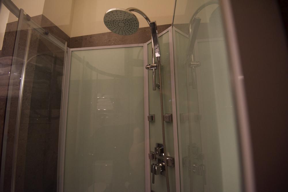 Dirk Suites *
