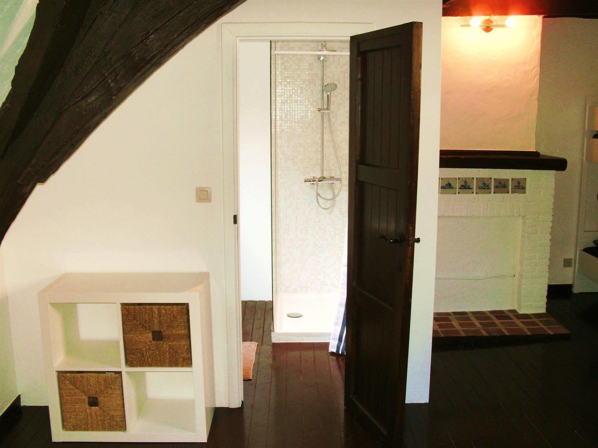 House William 3*