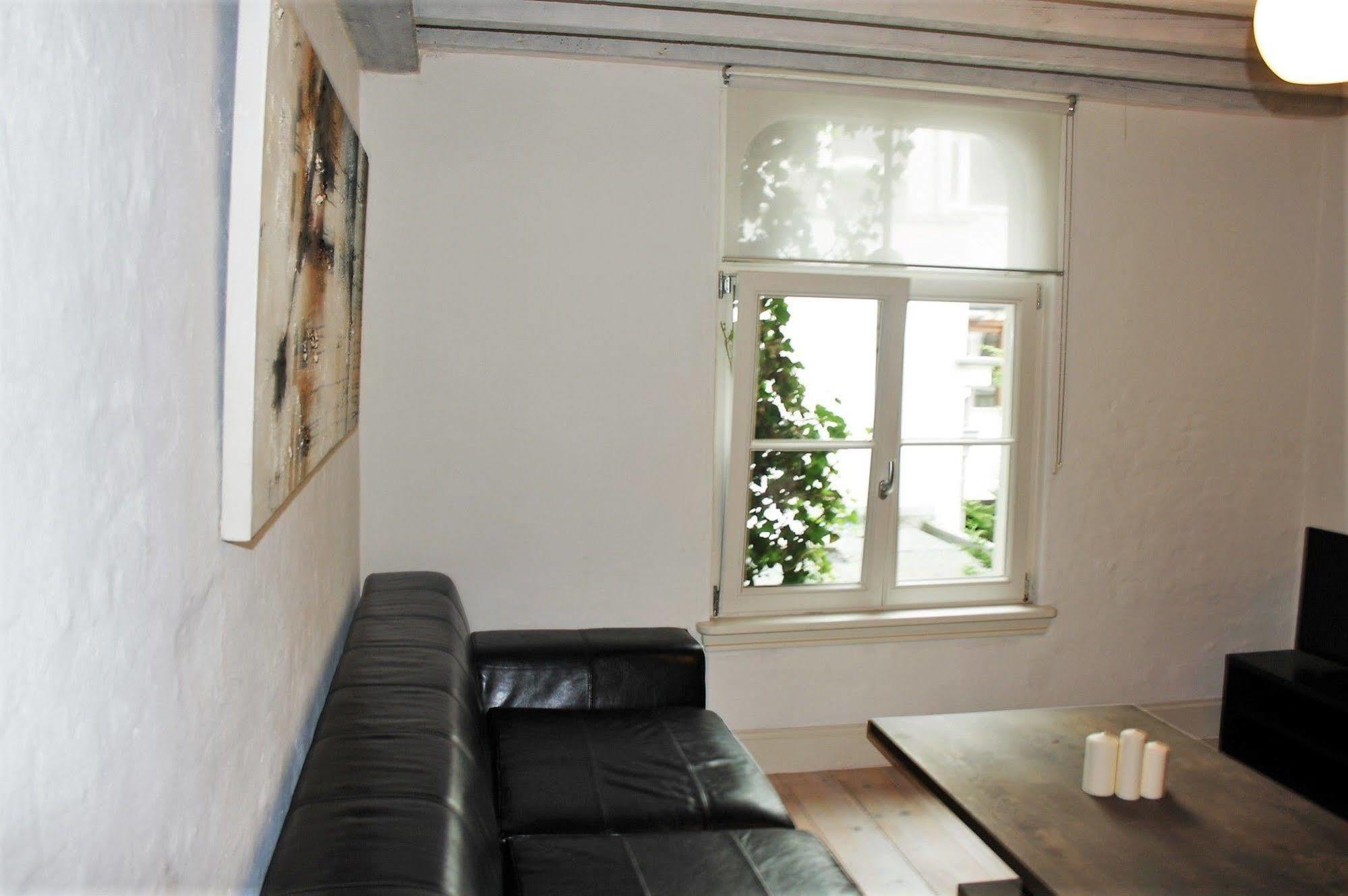 Traditional Modern Centre Apartment